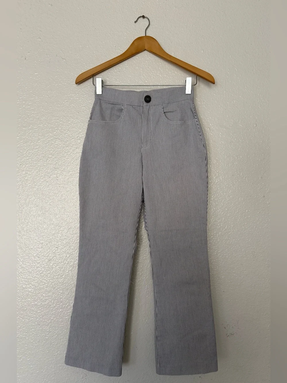 Free People women’s Pinstripe pans size XS crop flare